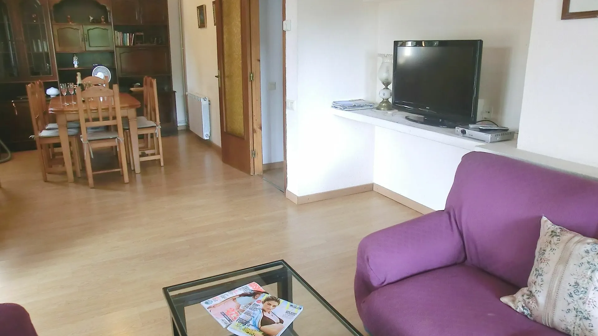 Villa Senals kontakter